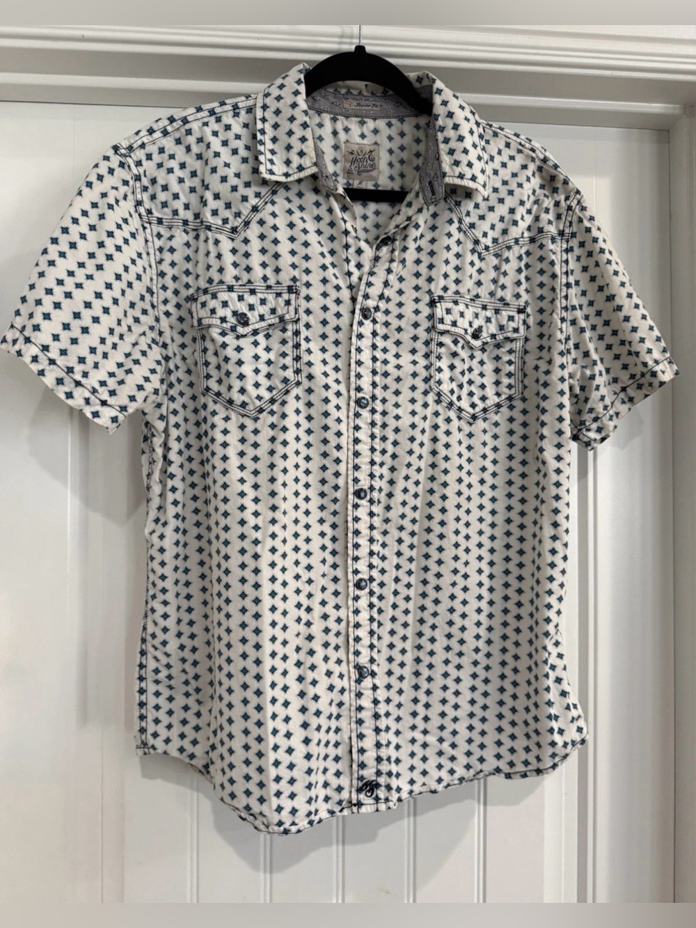 Moonshine Spirit Brad Paisley Men's Medium Pearl Snap Western Shirt Short Sleeve